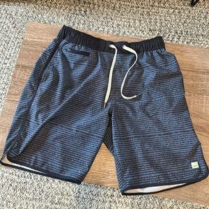Vuori Banks 7.5” Swim Trunks - No Liner M